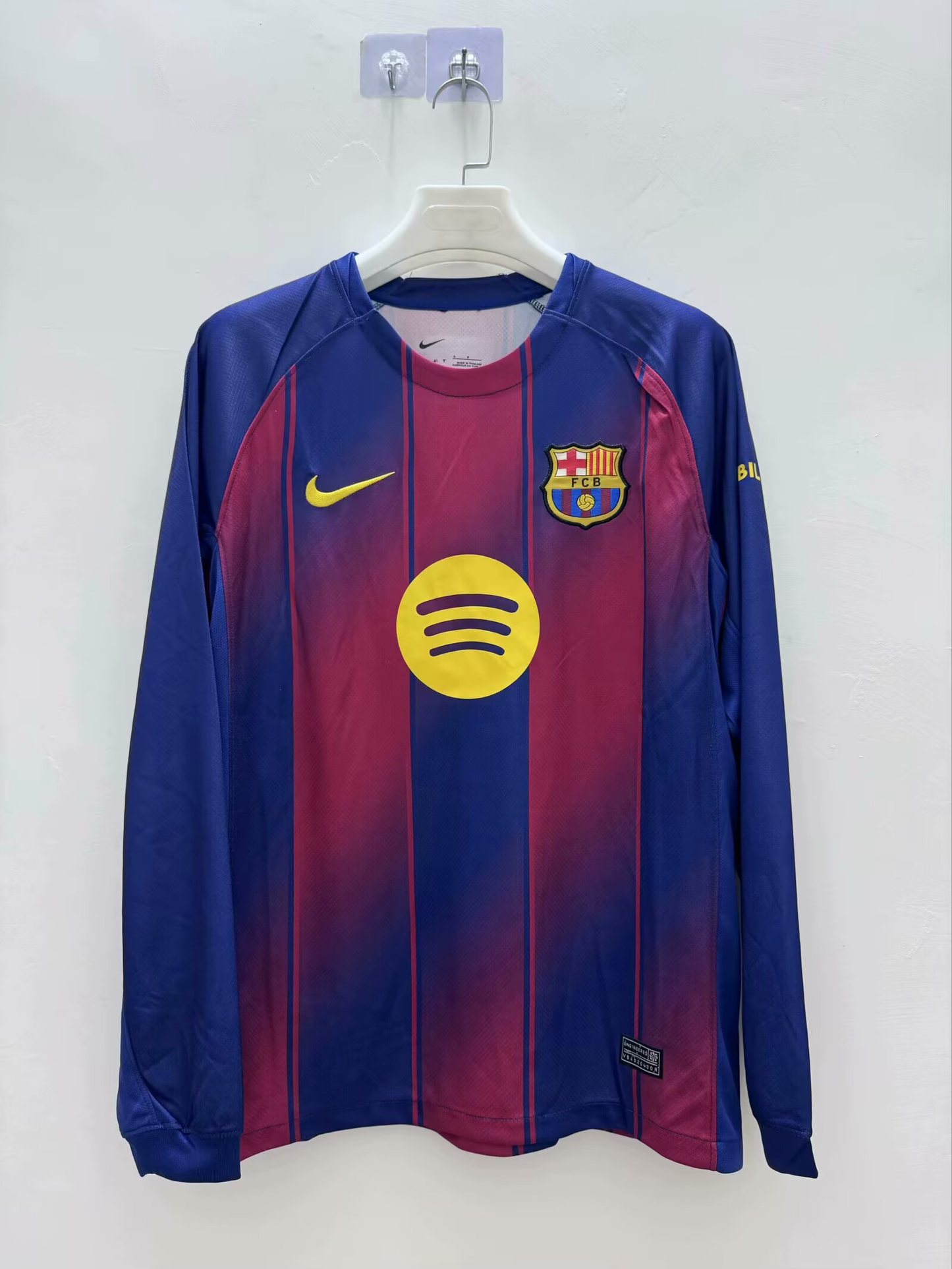 25/26 Barcelona home, Manches courtes et longues