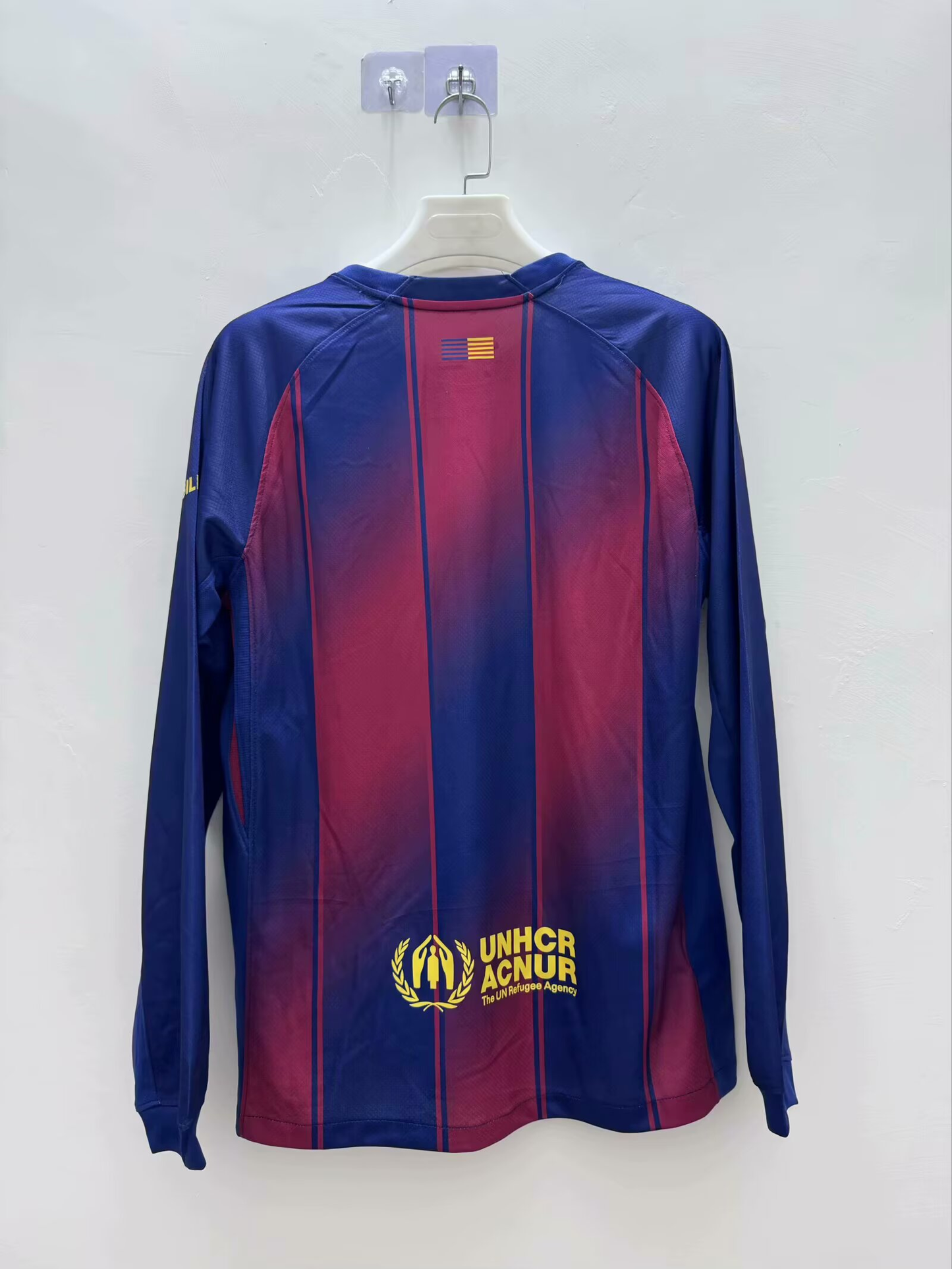 25/26 Barcelona home, Manches courtes et longues